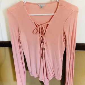 Guess top